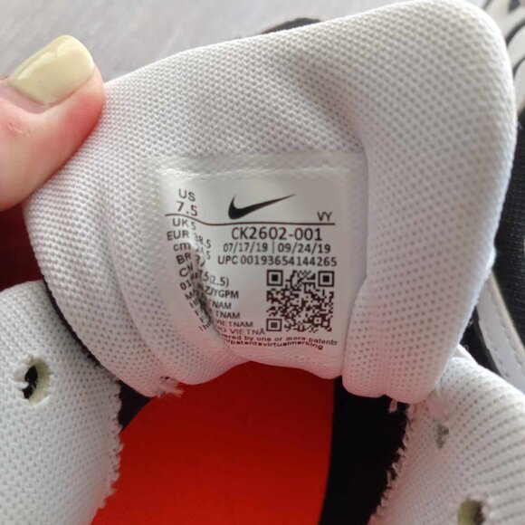 Nike Air Max 2 Light Women's 7.5 Running Shoe |  black, white, vibrant accents - Picture 7 of 8